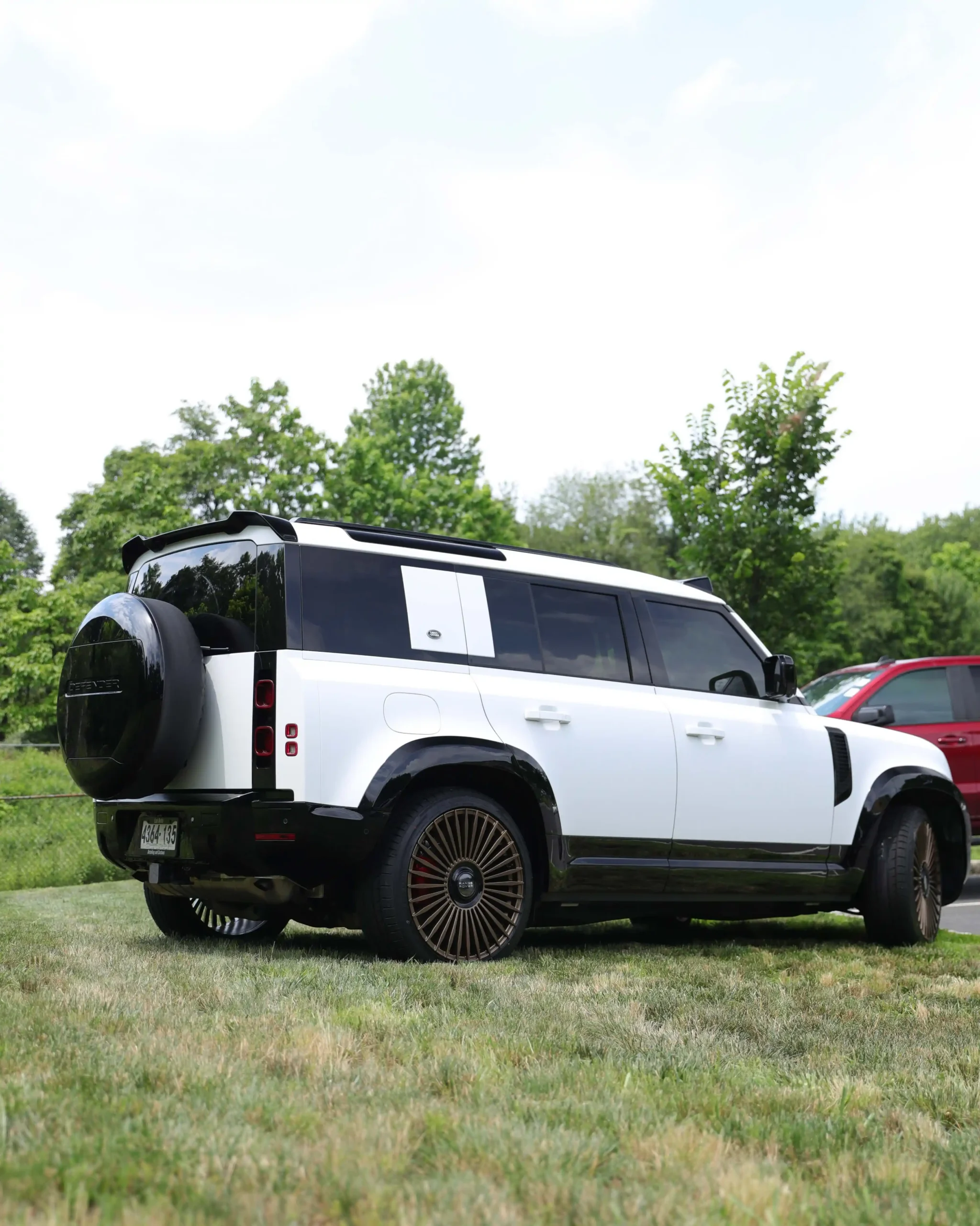 land-rover-defender-110-2