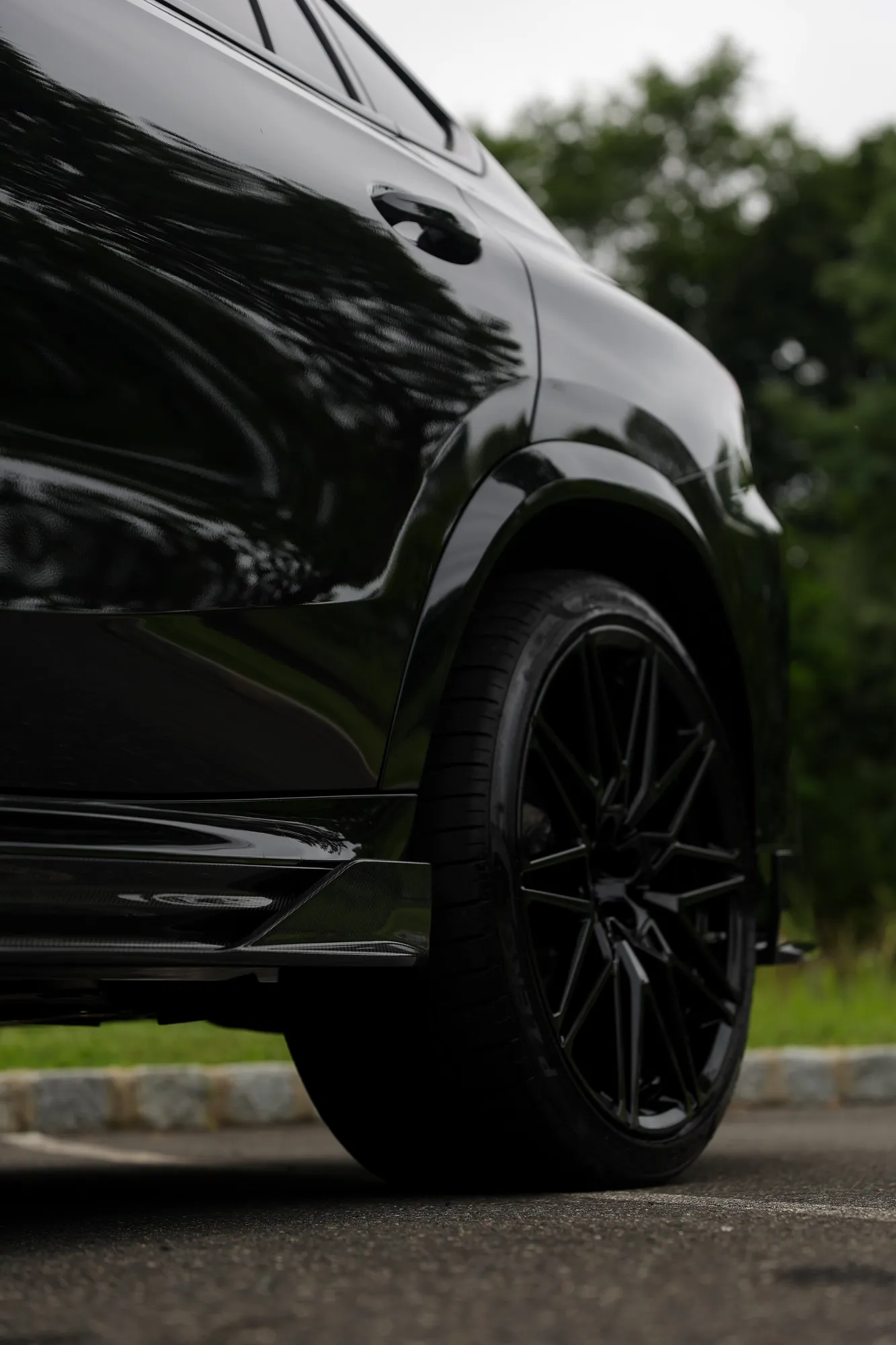 2025 BMW X6M Competition in Black Sapphire with full carbon fiber aero and Valvetronic exhaust by Lux Auto Studio, Marlboro NJ (photo 4)