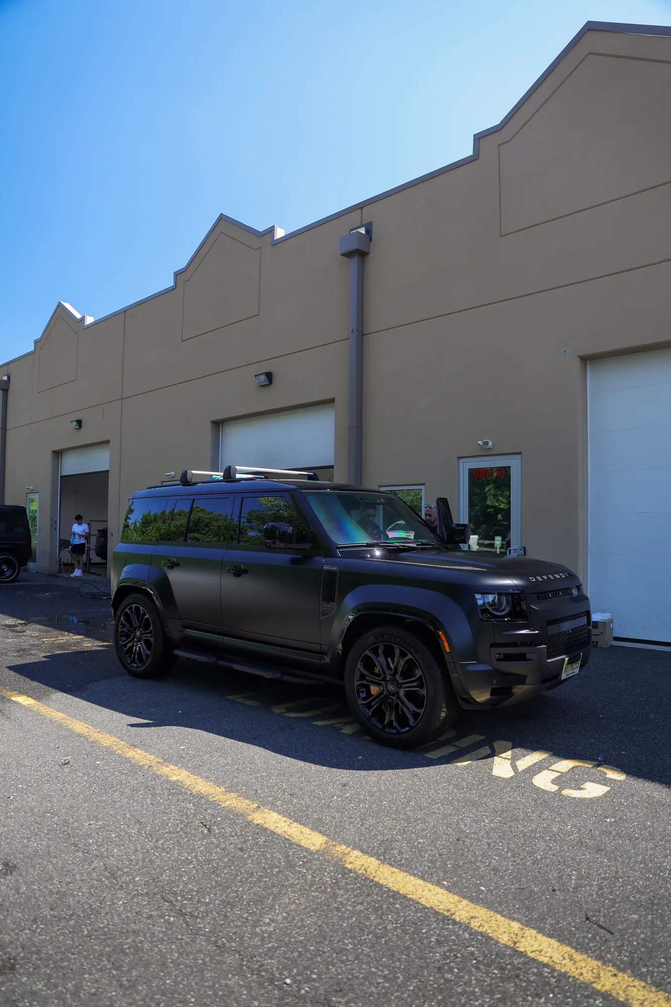 land-rover-defender-octa-5