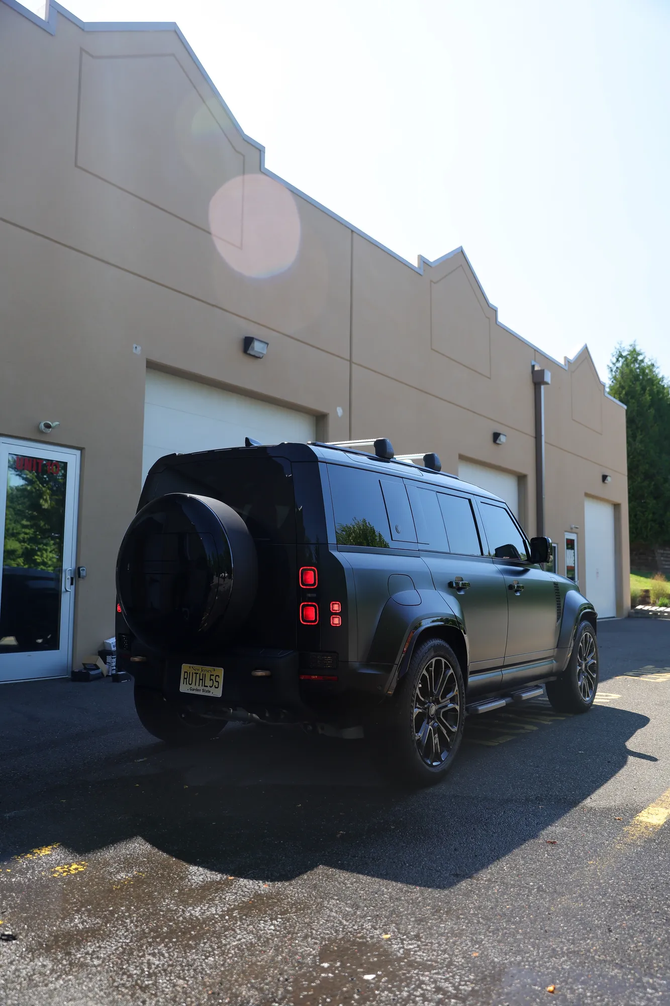 land-rover-defender-octa-9